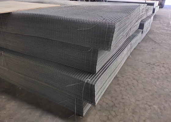 PVC-beschichtetes Eisen galvanisierte 6 Messgerät-geschweißte Maschendraht-Zaun-Platten für Tierkäfige