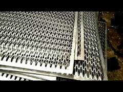 Aluminium- und milder Kohlenstoff lochte den galvanisierten Gehweg, der 0.3MM- 8MM Stärke zerreibt