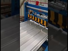 Wellblech-Dachplatte aus Stahl, farbbeschichtet, mit Schneide- und Schweißbearbeitung