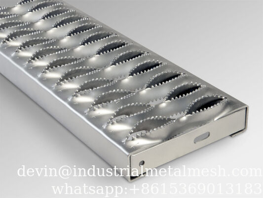 Flat Aluminium Krokodil Mund Rutschfeste Treppenfußstücke Gehweg Plankenplattenplatte Dach Diamant Griff Stütz Sicherheitsgitter