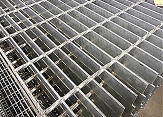 Metalldach-Sicherheits-Stahlzerreibengehweg für Treppe