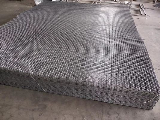 3.4mm Galvanisierte Schweißdrahtzaunplatten 15cm Gitter 1.22*2.44 Schwarz