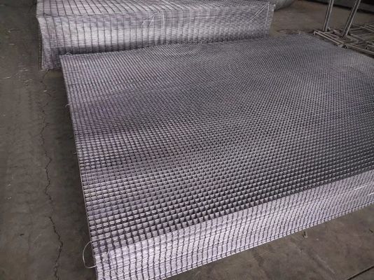 3.4mm Galvanisierte Schweißdrahtzaunplatten 15cm Gitter 1.22*2.44 Schwarz