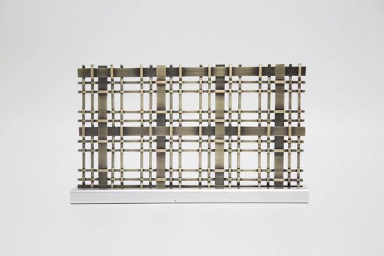 Quadratische Loch gekrümmte dekorative Gewebte Drahtnetz für Schränke