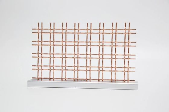 Quadratische Loch gekrümmte dekorative Gewebte Drahtnetz für Schränke