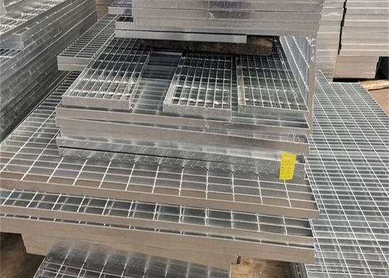 OEM kundenspezifische, warmgetränkte, galvanisierte, glatte/gezackte Stahlgitter für den Gang der Plattform/Abflussgräben