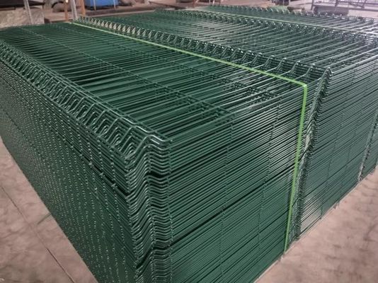 3D geschwungenes Sicherheitsschutzgitter Panel Schweißdrahtnetz Metallzaun Panel