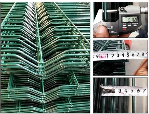 Garten-Sicherheitsumfang 0,4 mm gekrümmter Metallzaun 3D-Drahtnetz Pfirsich-Form Post