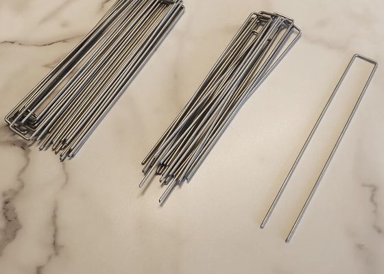 U Nagelsot-Staples als Landschaftsgewebeanker und Gartenpfähle verwendet