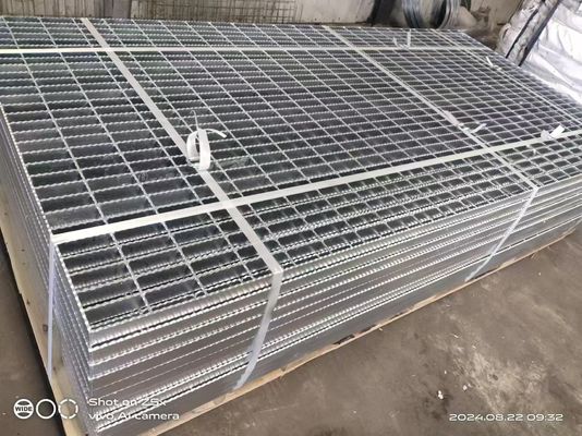 Galvanisiertes Stahlgitter schweißte Metallgitterplatte der Stahlstangen-25x3 800x1000 für Plattform-Gehweg