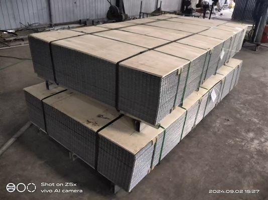 Heißer eingetauchter galvanisierter geschweißter Draht Mesh Panel 8ft x 4ft 4mm Bau