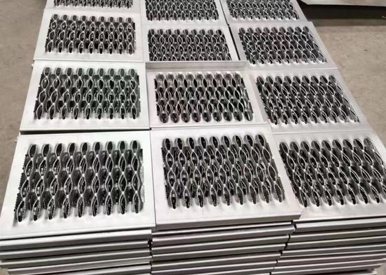 Warmgetipptes rundes Loch S275jr Galvanisiertes Stahlgitter