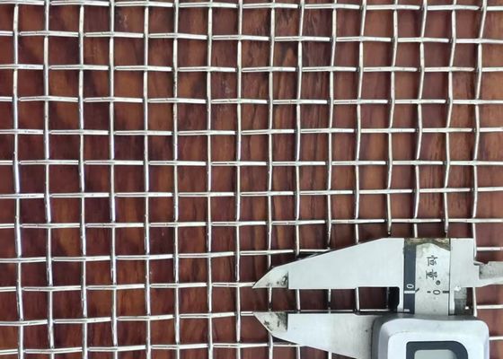304 Mesh Krempelt Edelstahl Drahtnetz für den Bergbau Vibrierende Schaukel-Bildschirmnetz