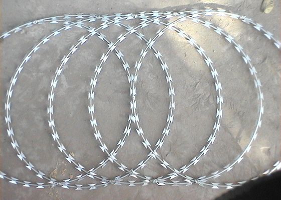 Bto-22 heißgetränktes galvanisiertes Razor Wire Zaun