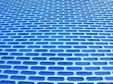 Ein Loch - die beste Lösung für die Filtration von Flüssigkeiten und Feststoffen
