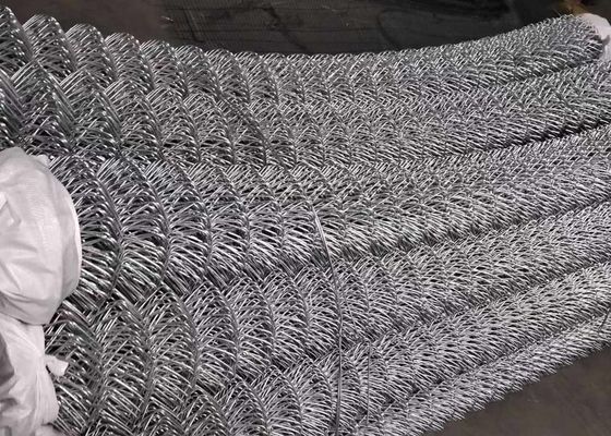 Galvanisiertes PVC beschichtete Diamond Mesh Wire Chain Link Fence-Rolle