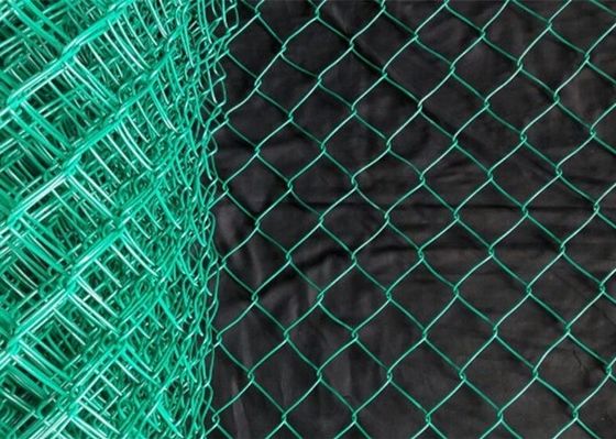 Galvanisiertes PVC beschichtete Diamond Mesh Wire Chain Link Fence-Rolle