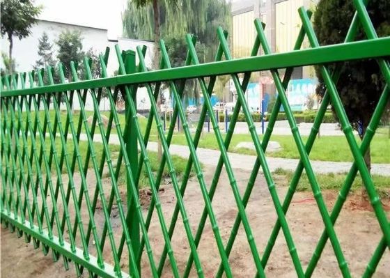 Dauerhafte Bambuszaun für stilvolle Gartenentwürfe