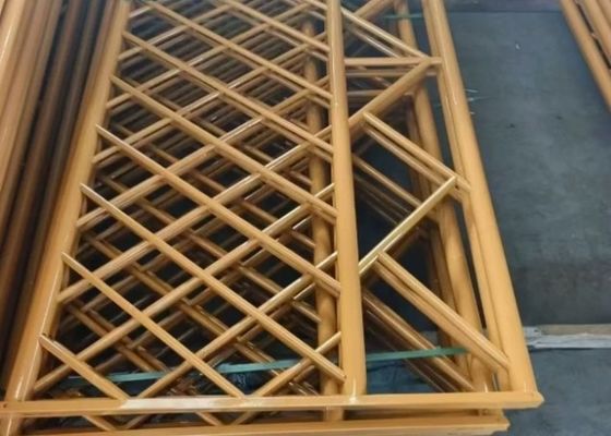 Eisen / Galvanisiertes Kunstwerk / Imitation Bambus Zaun in Gelb mit Dreieckslochform