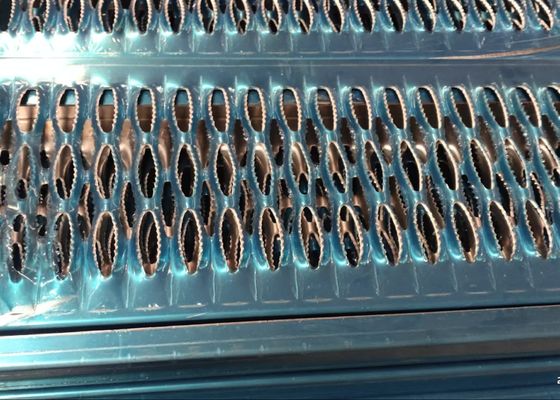 Warmgetipptes rundes Loch S275jr Galvanisiertes Stahlgitter