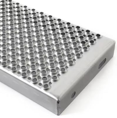 Aluminium- und milder Kohlenstoff lochte den galvanisierten Gehweg, der 0.3MM- 8MM Stärke zerreibt