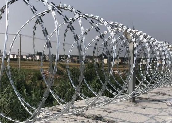 Ziehharmonika-Durchmesser des Rasiermesser-Bto22 der Spulen-450mm mit Stacheln versehen