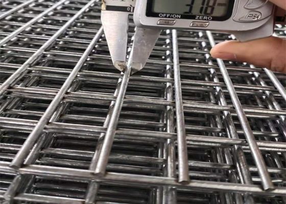 PVC beschichtete 3D kurvte Zaun Panel Triangle Bending einzäunen >= 100 Quadratmeter