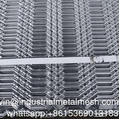 Polsterte, hellfarbige, pulverbeschichtete, dekorative, ausgedehnte Metalldrahtnetze