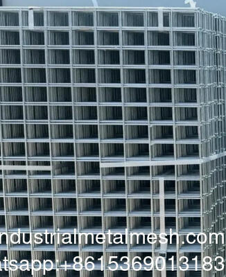 Geschweißter Draht Mesh Panels 1.2x2.4m galvanisierte 4x8ft Stahlblech 2" Löcher