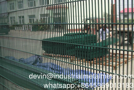 3D Curved V Mesh Triangle Bending Galvanized Steel Welded Wire Mesh PVC Coated Anti-Climb High Security Outdoor Garden Perimeter Farm Fence