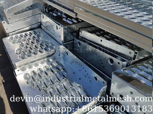 Anti-Slip Steel Grating with Grip Strut Design for Traction