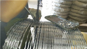 Verzinkter Stacheldraht Bto10 NATO-Draht für Gefängnisse