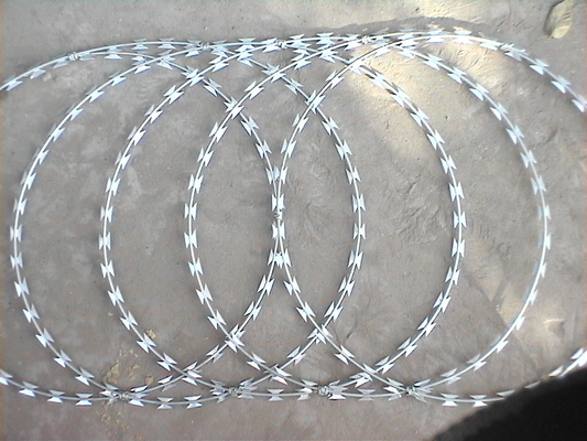Rasiermesser-Maschendraht 12x12 Bwg der Sicherheits-Stachelhdg Ziehharmonika-