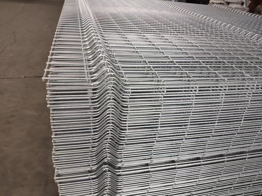 Bauernhof-Sicherheit 3.5mm schweißte gebogenen Mesh Fence Powder Coated