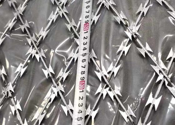Drahtdurchmesser 2.5mm des heißes Bad-galvanisierter geschweißter Rasiermesser-Maschendraht-7.5x15cm