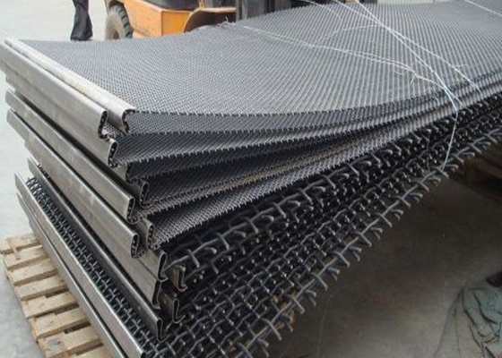 Schwarzes, quadratisches, gewelltes, vibrierendes Siebgewebe aus Eisen, 1,5 x 1,95 m