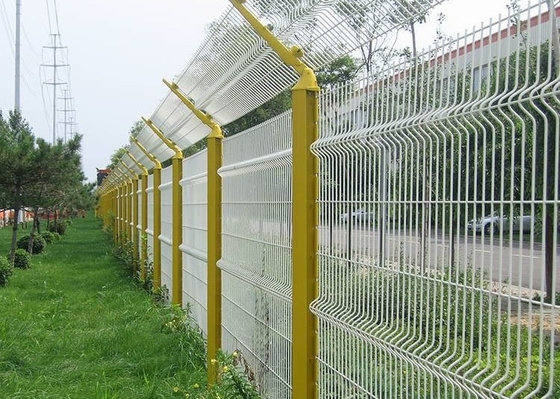 Fabrikpreis galvanisierte geschweißten verbiegenden Stahlzaun 3D kurvte Metall geschweißten Maschendraht