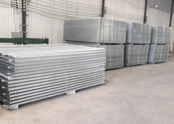 Pulver-Beschichtung 3D 3V kurvte Metallzaun geschweißten Maschendraht eine 2,5 Meter-Breite