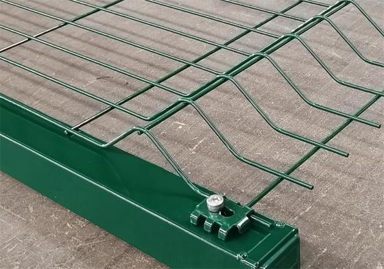 Galvanisierter dekorativer geschweißter Draht im Freien Mesh Garden Fence 3d kurvte