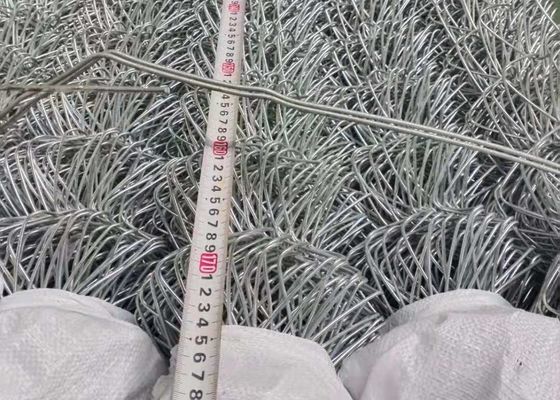 Messgerät-Kettenglied-Zaun Galvanized Pvc Coated Diamond Holes 8