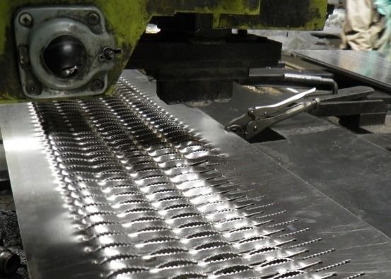 Hot Dip Galvanized 32*5mm Stahl Gehweg Grip Strut Gitter