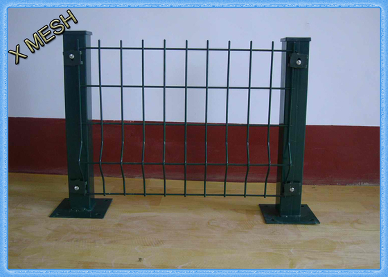 V-Form täfelt schwerer Messgerät-Maschendraht PVC beschichteten 2.5m W X 2.2m H Wetter-Beweis