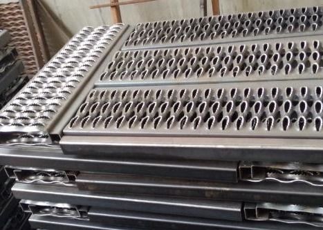 10 ′ /12-′ Diamond Hole Aluminum Galvanized Trench zerreibt Standardlänge