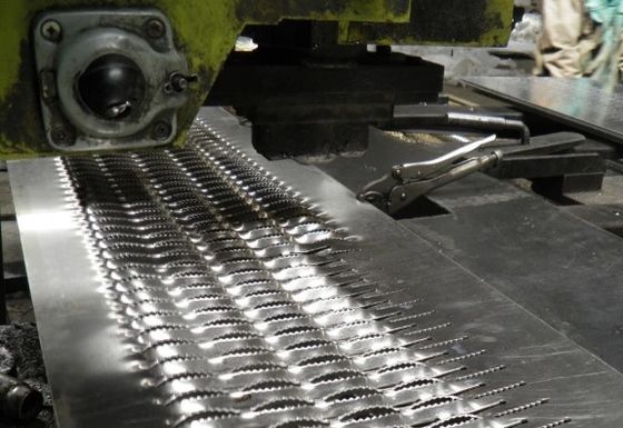 Max. 6000 mm Regelmäßiger Grip-Strauß Gehweg für Treppenfußsteige Rampen und Decks