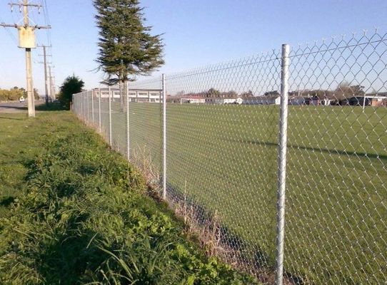 Dauerhaftes schwarzes Kettenglied-Zaun-Privatleben-Gewebe-heißer eingetauchter galvanisierter Maschen-Zaun