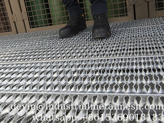 Hochwertige Perforierten Grip Strut Gitter Straßenbau Treppenbühnen