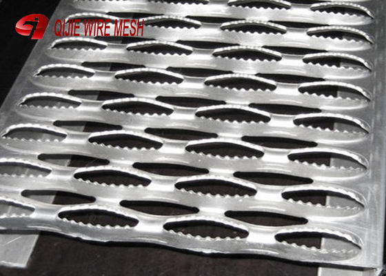 Zugkraft-Aluminiumstange galvanisierte kratzende Treppen-Stahlschritte, perforierte Griff-Spreize-Schritte