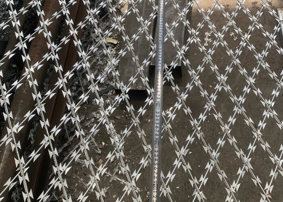 Bto-22 geschweißter Rasiermesser-Maschendraht wird in den Flughäfen und in den Militärstützpunkten benutzt