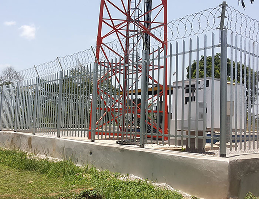 W-Profil-heißer eingetauchter galvanisierter Palisade-Zaun 2400hx2300l für Zellturm