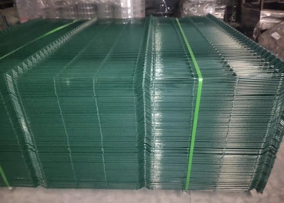 PVC beschichtete verbiegende Platte 3d kurvte geschweißten Draht Mesh Fence